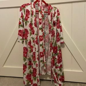 Posh Peanut Rose Print Robe. Size S.